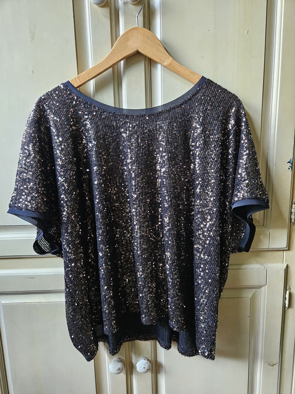 Black Sequin Short Sleeve Top